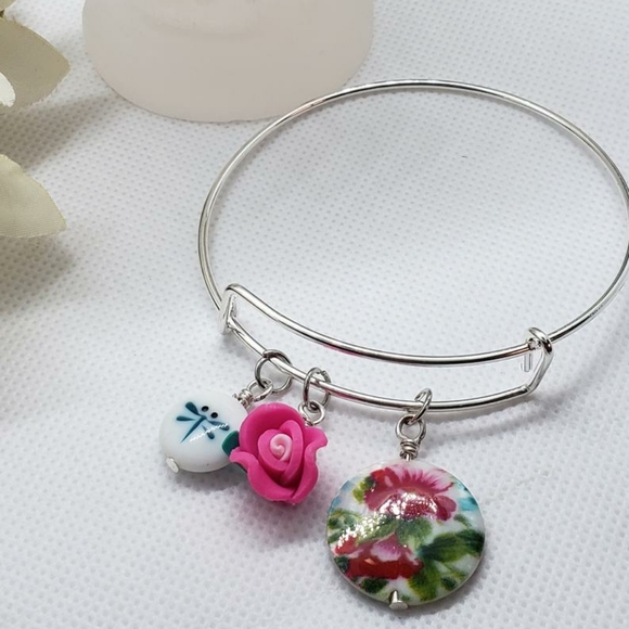 Floral/Dragonfly Theme Bangle - Picture 1 of 2